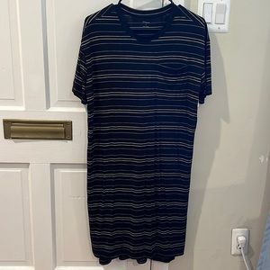 Women’s Size Medium Black Striped Short Sleeve T-Shirt Dress New with Tags